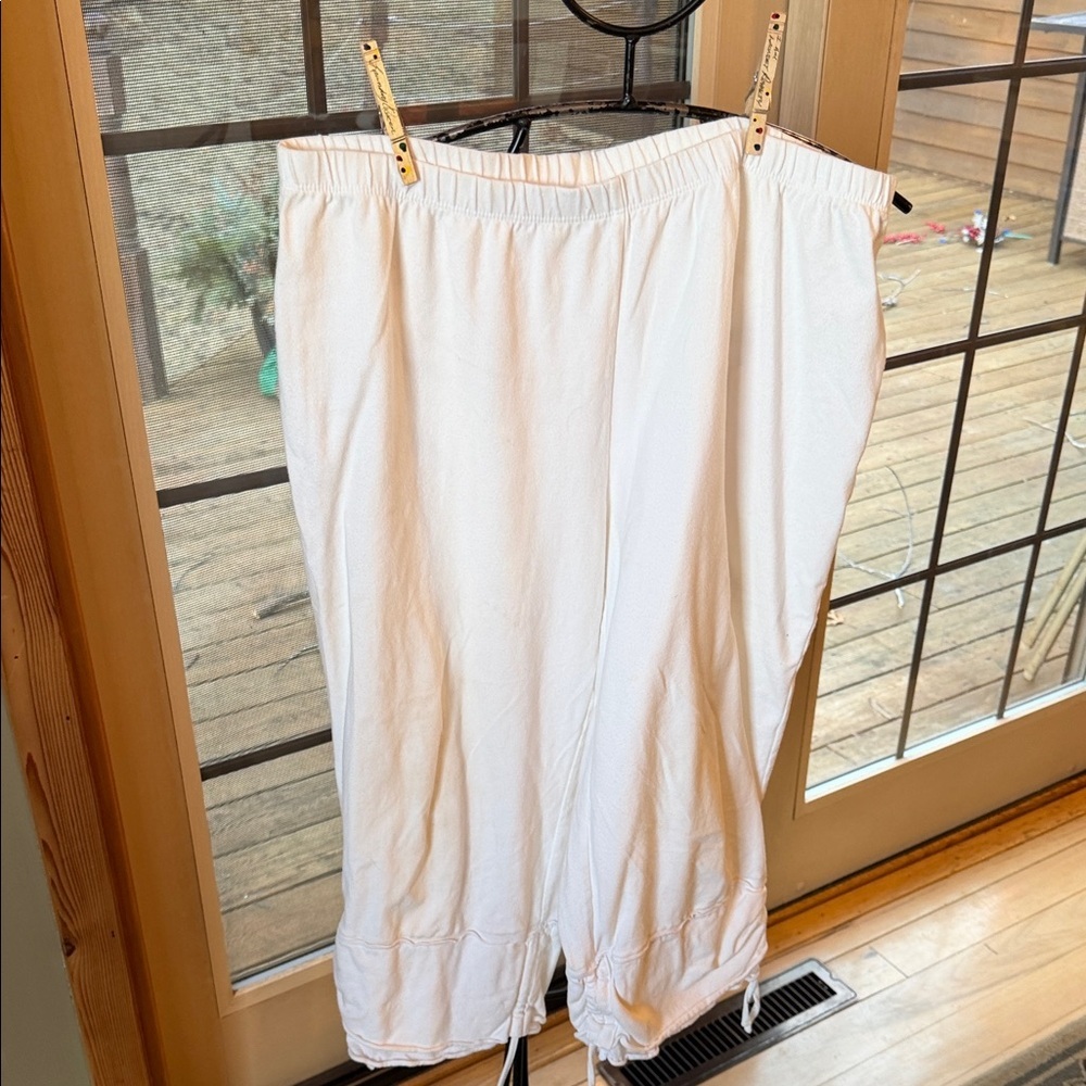 Neon Buddha Womens XL White Cotton Blend Cropped Ruched Yoga Capri Pants